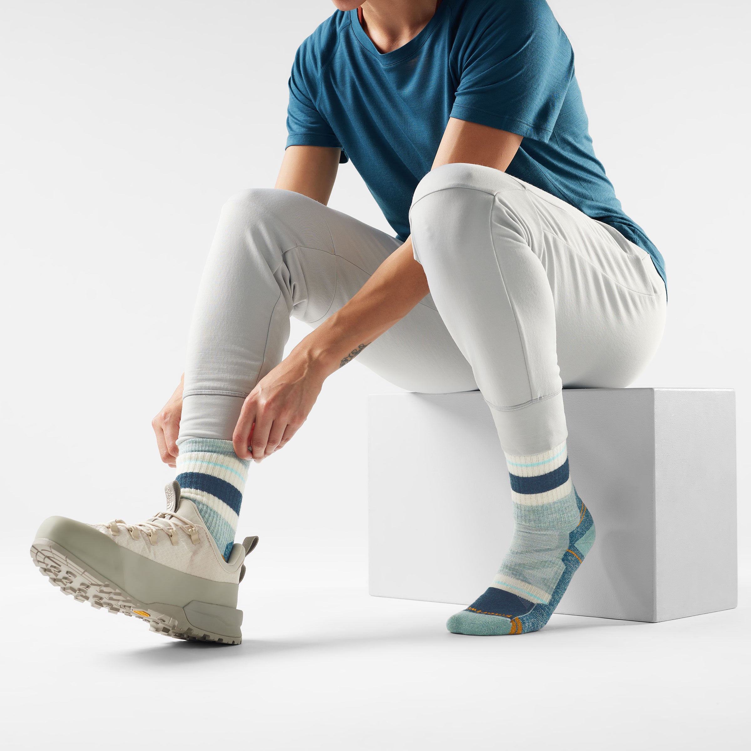 Women's Hike Saturnsphere Crew Socks - Image 8