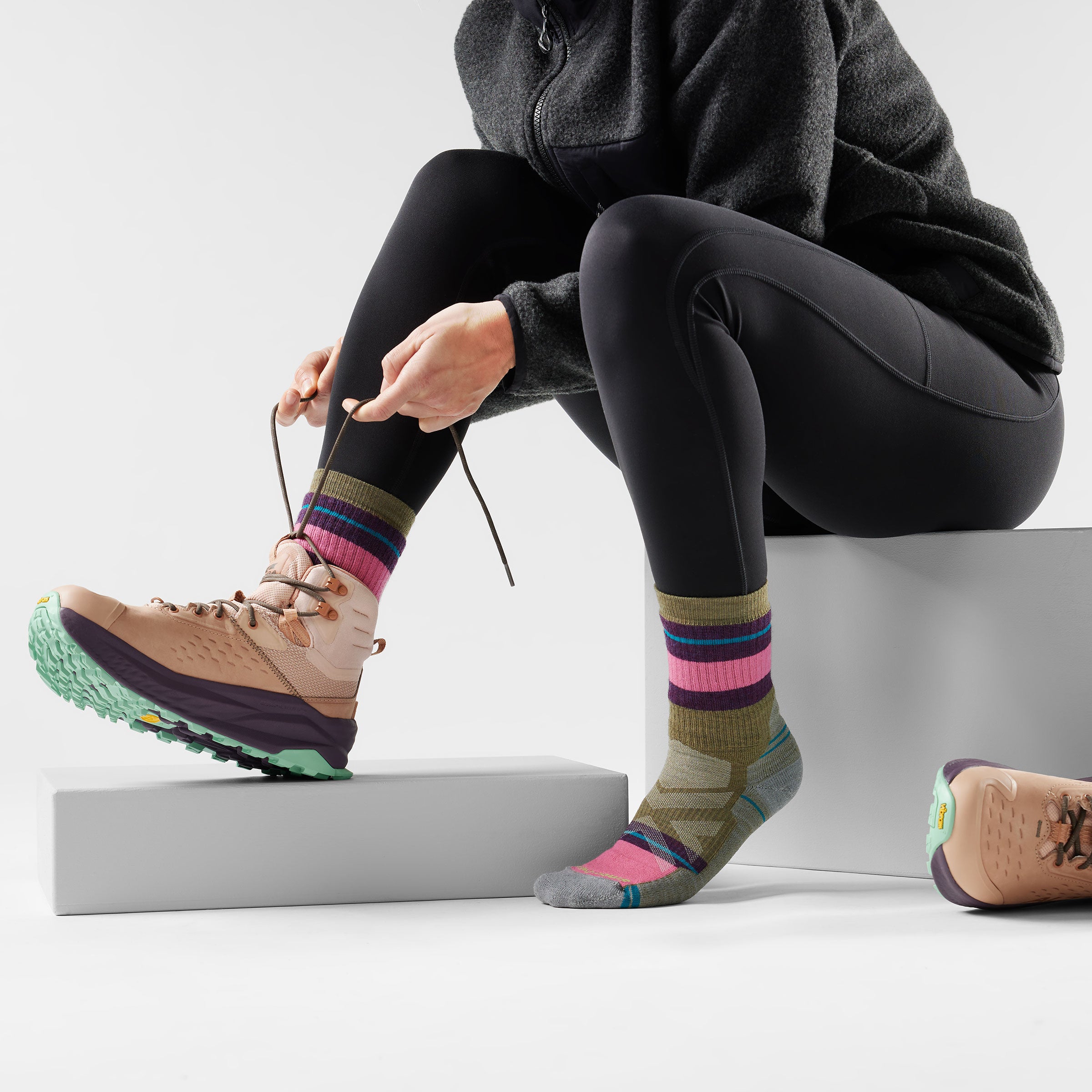 Women's Hike Saturnsphere Crew Socks - Image 5