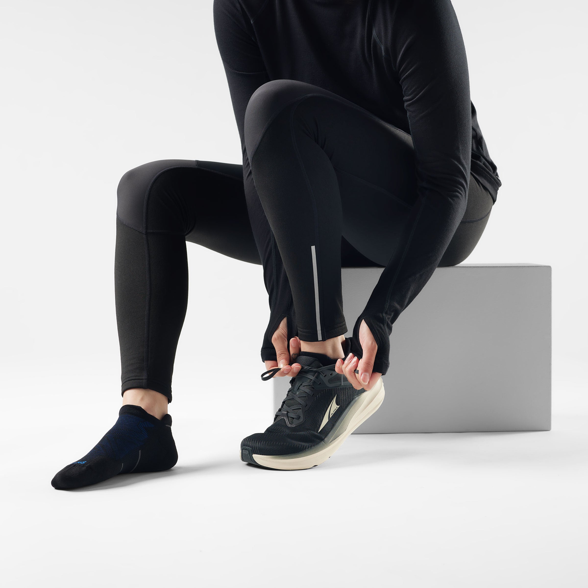 Run Low Ankle Socks - Image 25
