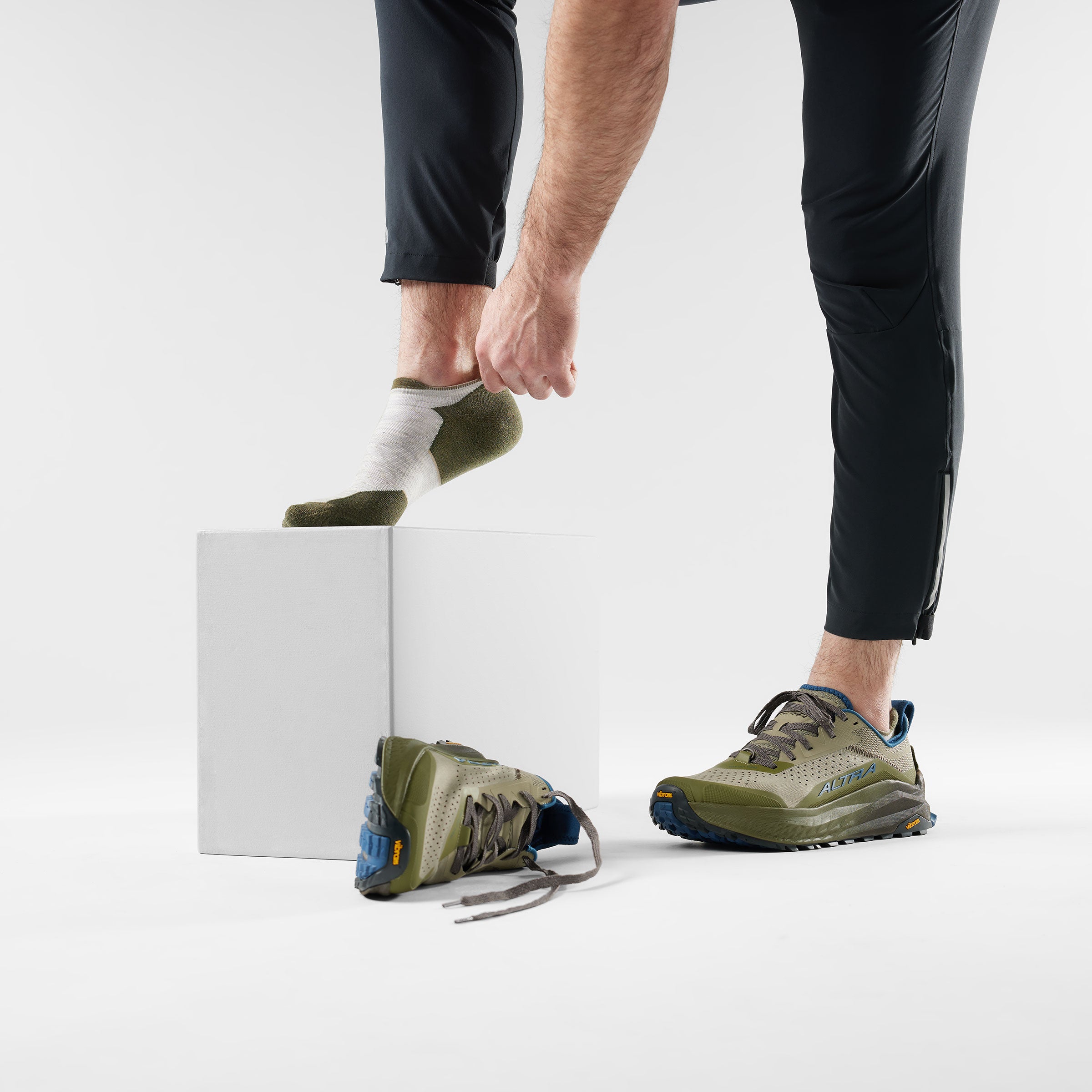 Run Low Ankle Socks - Image 15