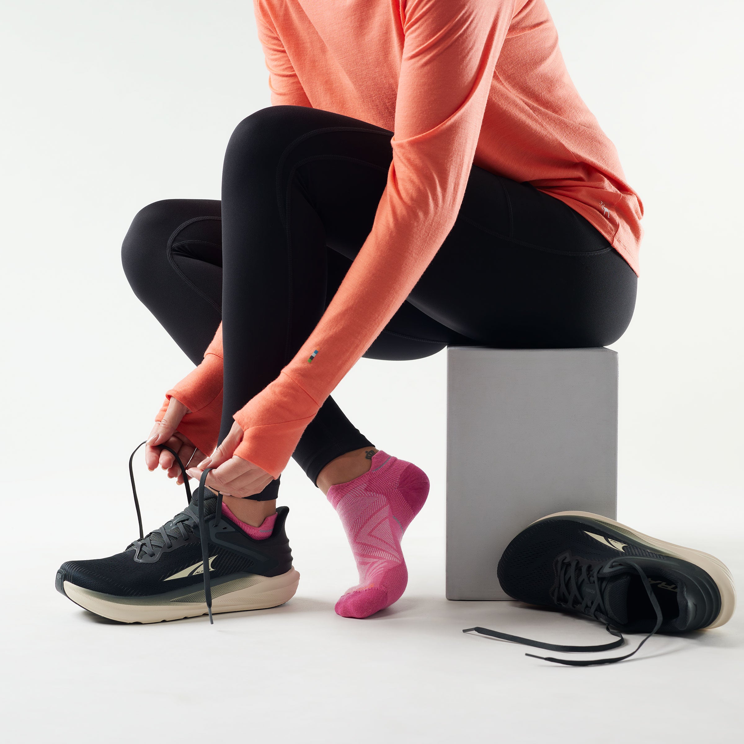 Women's Run Low Ankle Socks - Image 24