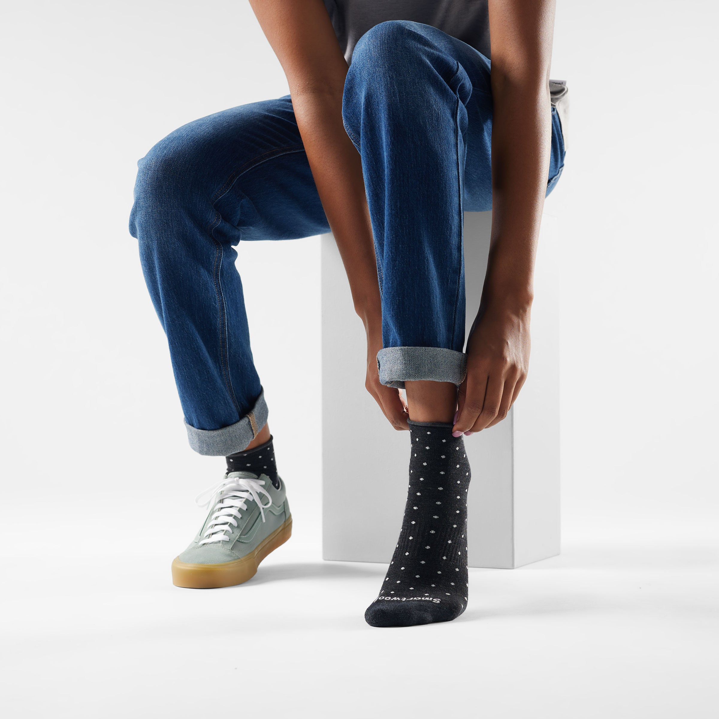 Women's Everyday Classic Dot Ankle Socks - Image 3