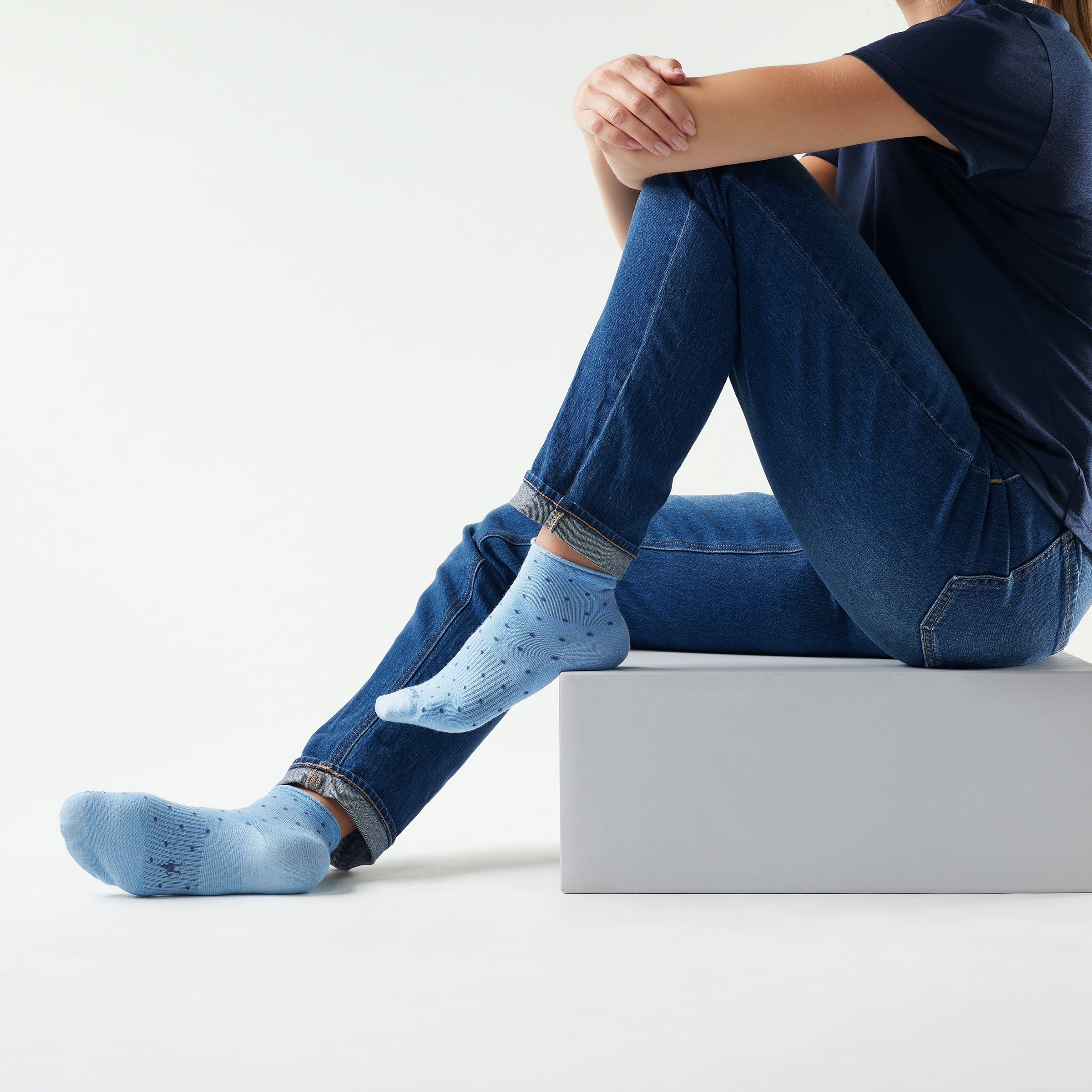 Women's Everyday Classic Dot Ankle Socks - Image 5