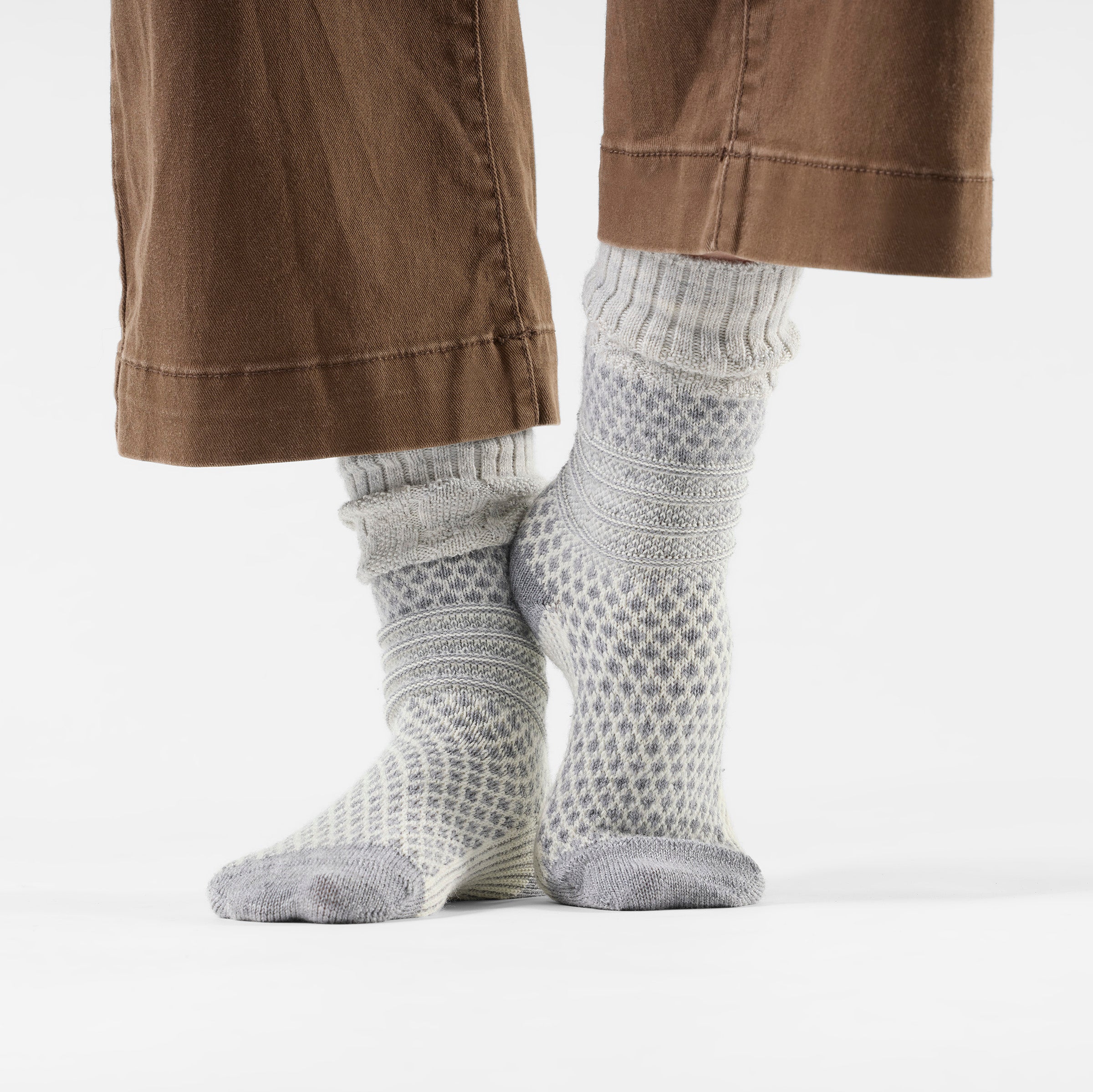 Women's Everyday Cozy Popcorn Cable Crew Socks - Image 6