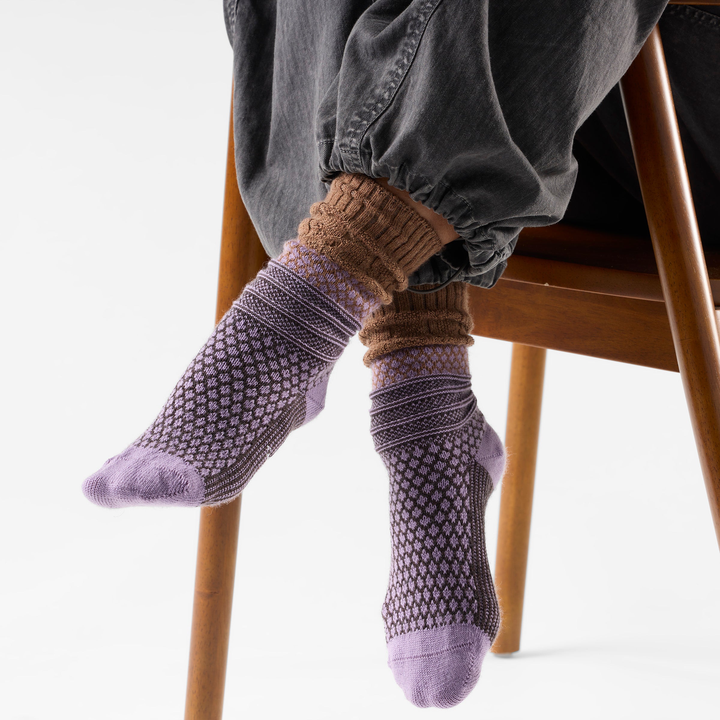 Women's Everyday Cozy Popcorn Cable Crew Socks - Image 4