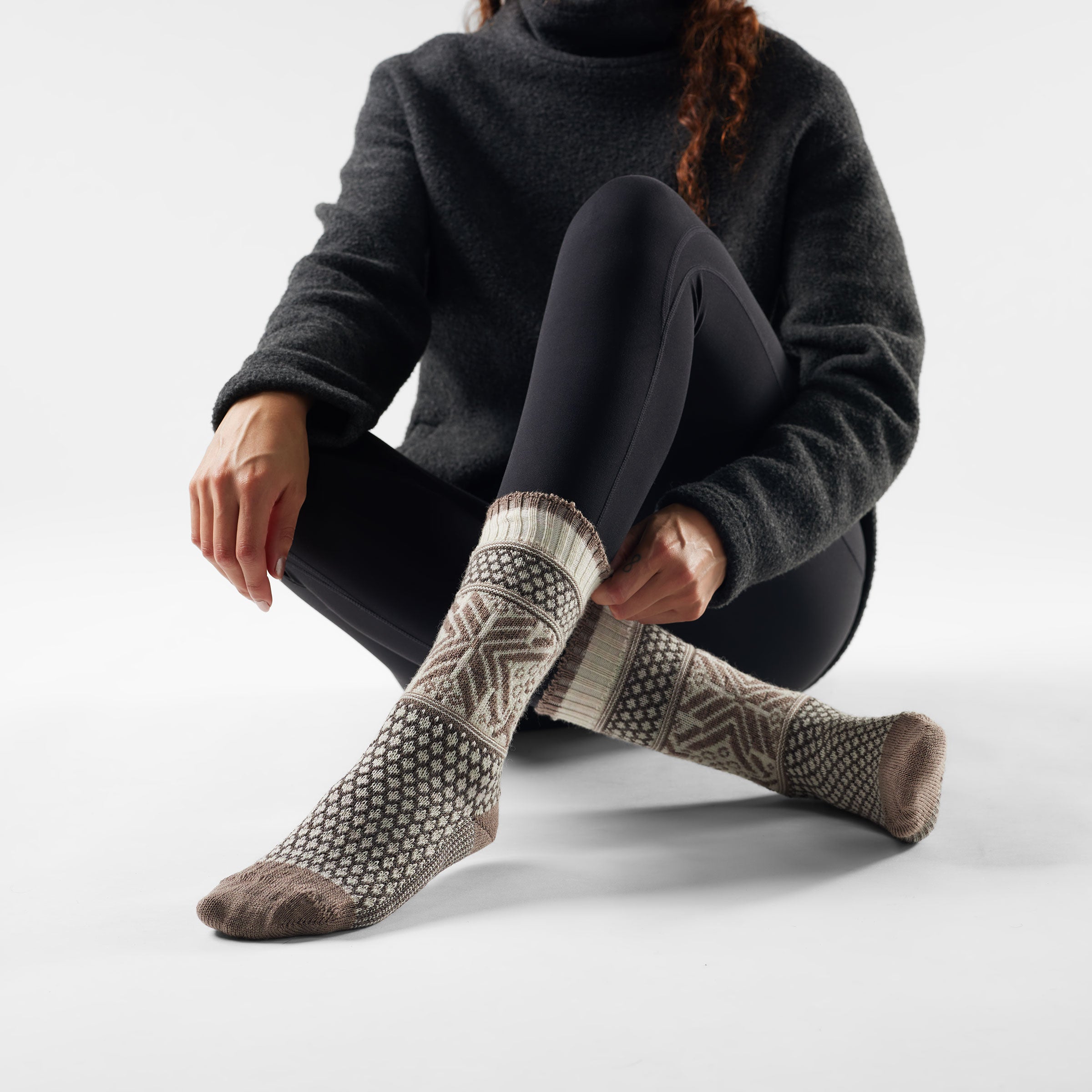 Women's Everyday Cozy Popcorn Snowflake Crew Socks - Image 4