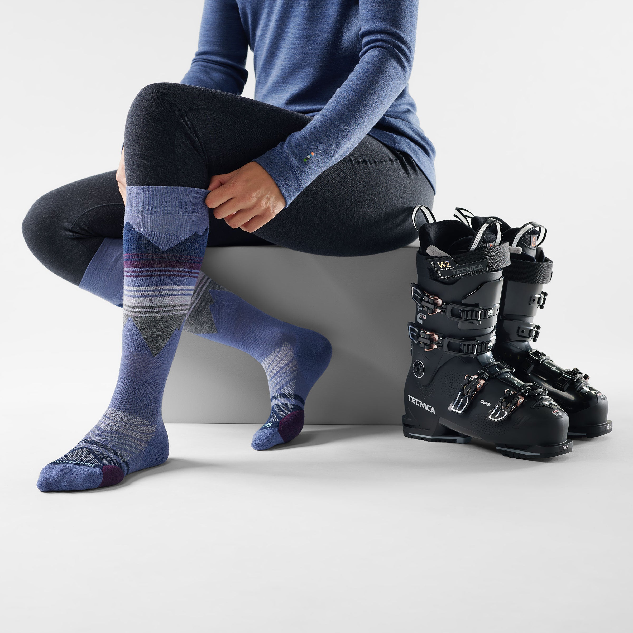Women's Ski Pattern Over The Calf Socks - Image 17