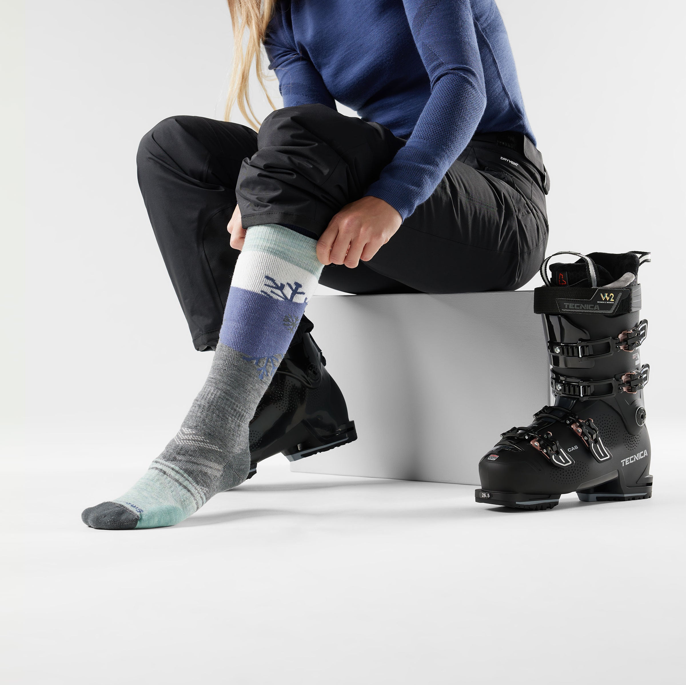 Women's Ski Snowpocalypse Pattern Over The Calf Socks - Image 15