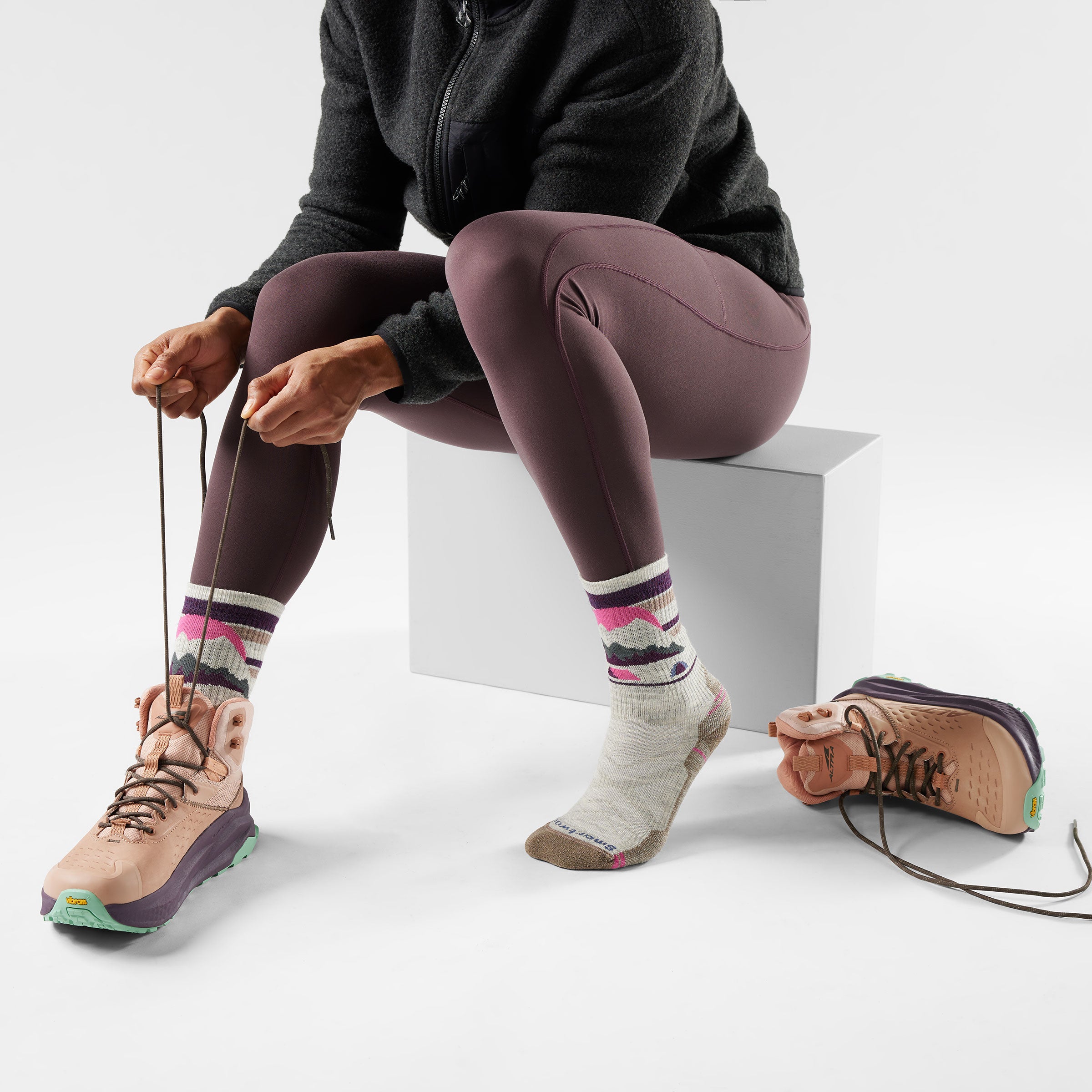 Women's Hike Mountain Moon Crew Socks - Image 12
