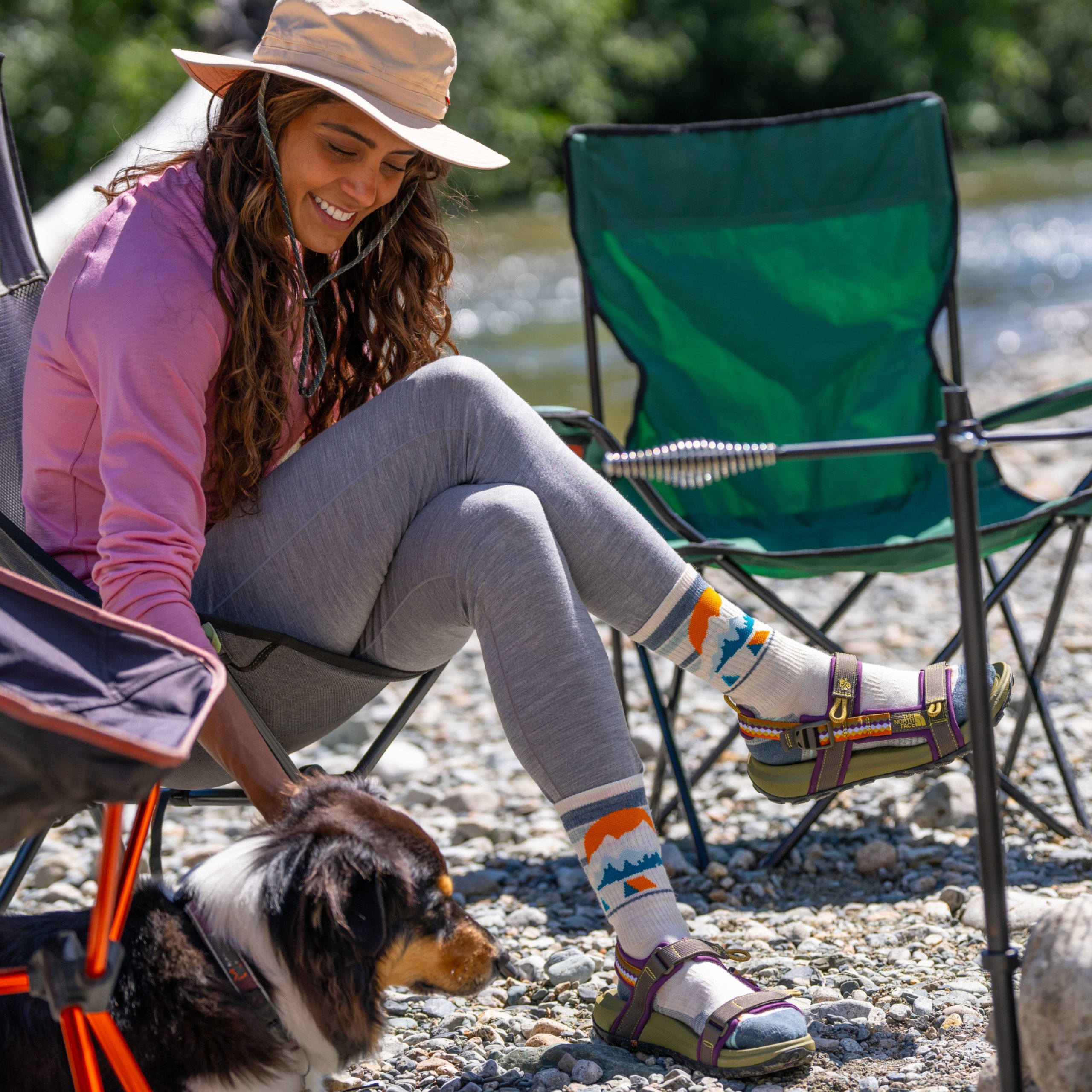 Women's Hike Mountain Moon Crew Socks - Image 8