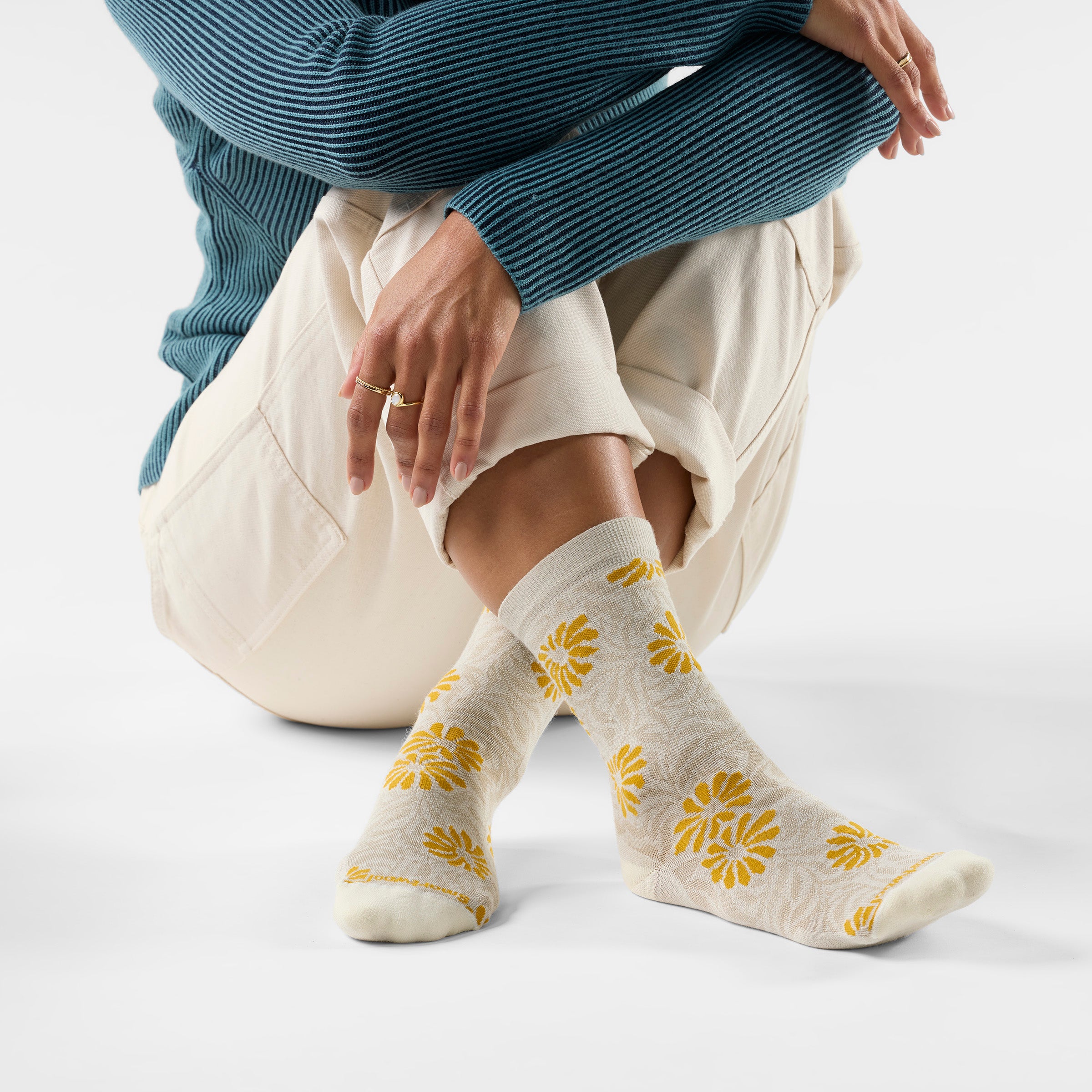 Women's Everyday Floral Crew Socks - Image 2