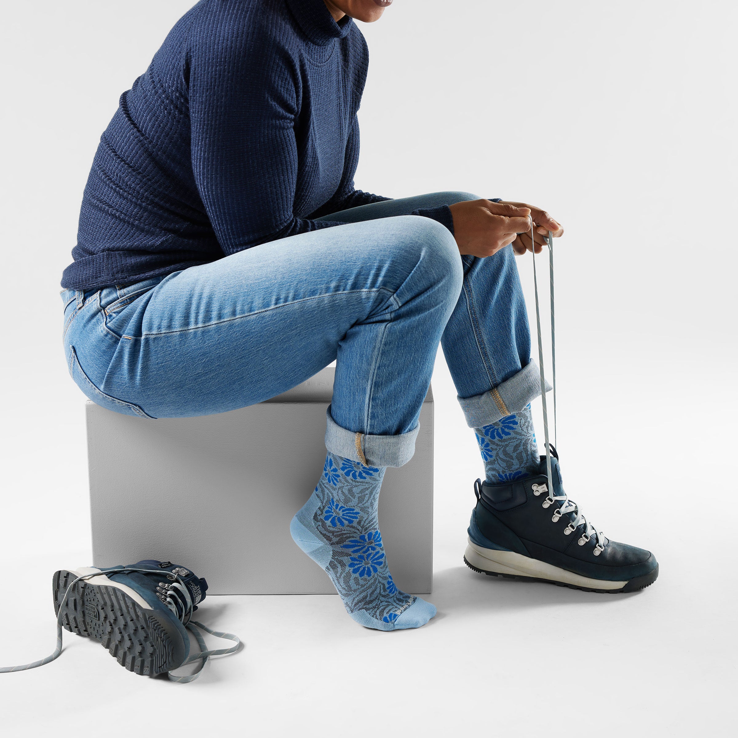 Women's Everyday Floral Crew Socks - Image 8