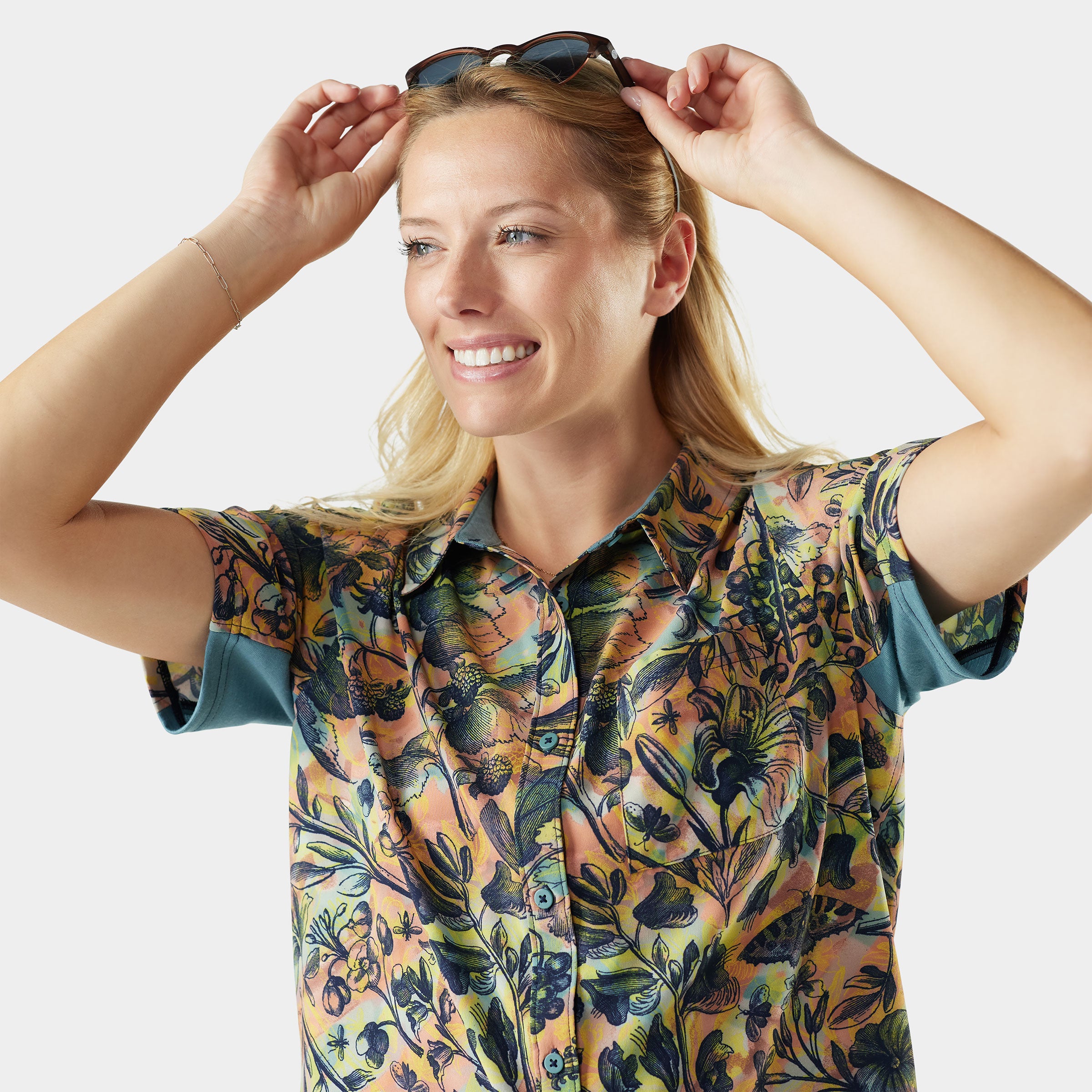 Women's Everyday Short Sleeve Button Down - Image 9