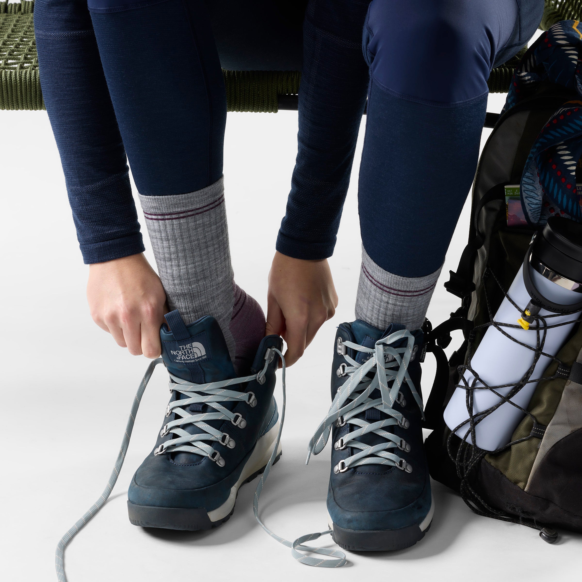 Women's Hike Mid Crew Socks - Image 2