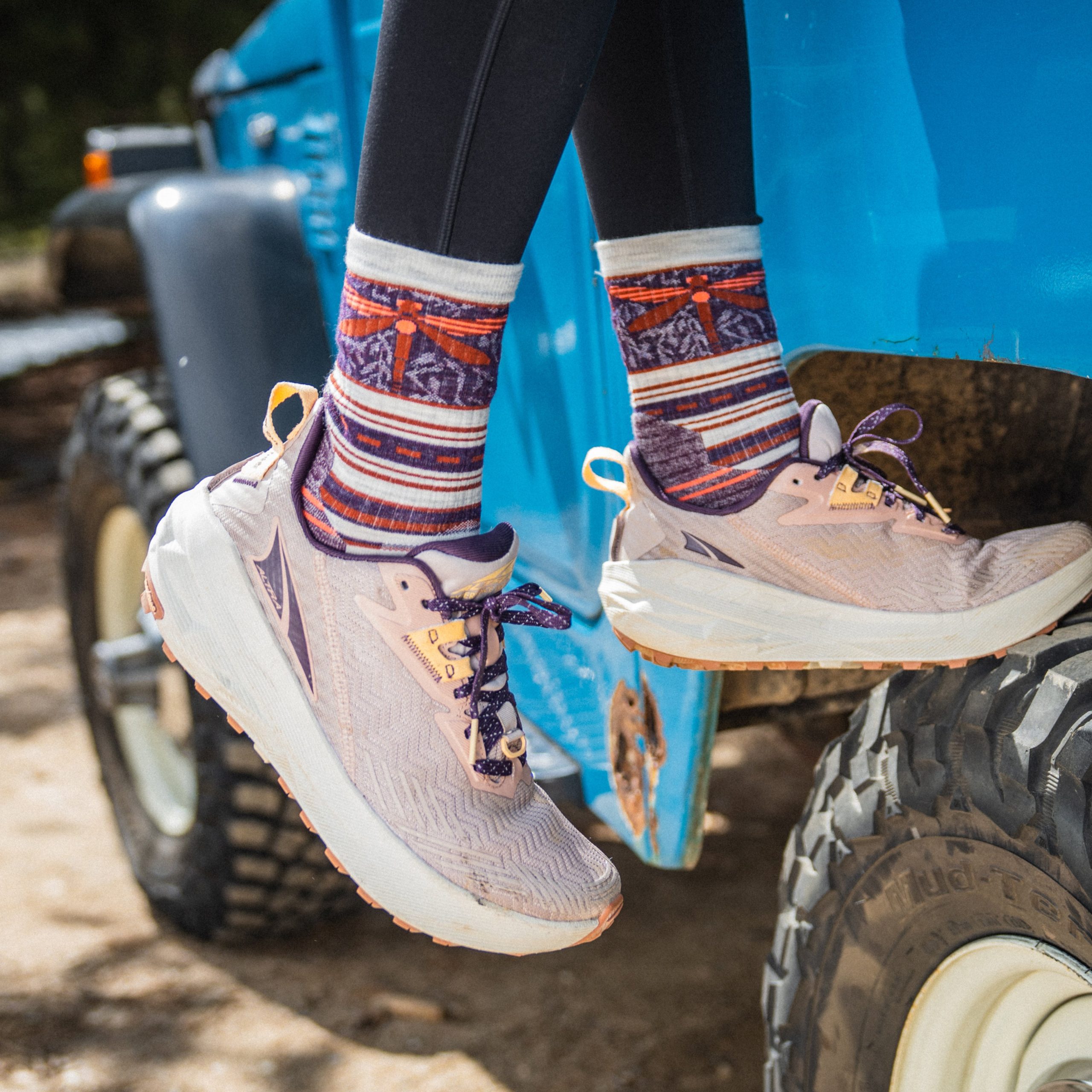 Women's Hike Dragon Stitch Mid Crew Socks - Image 5
