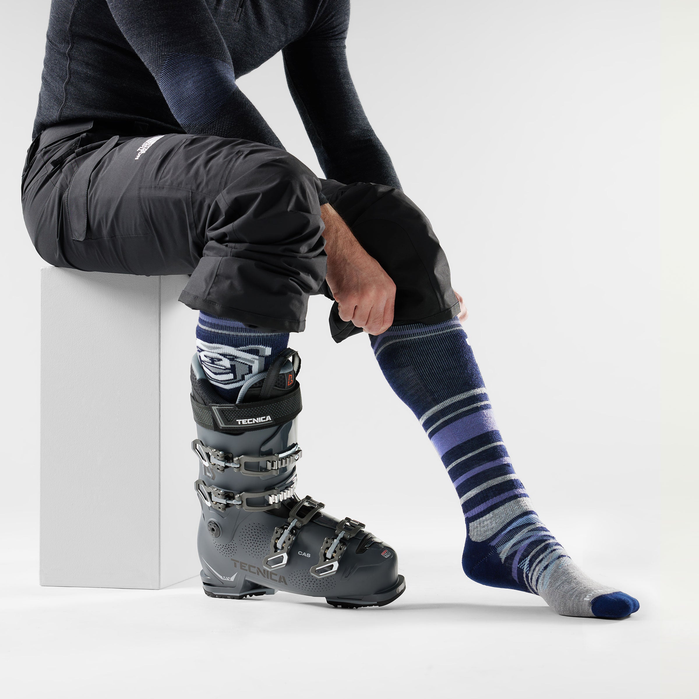 Ski Growling Grizzly Over The Calf Socks - Image 2