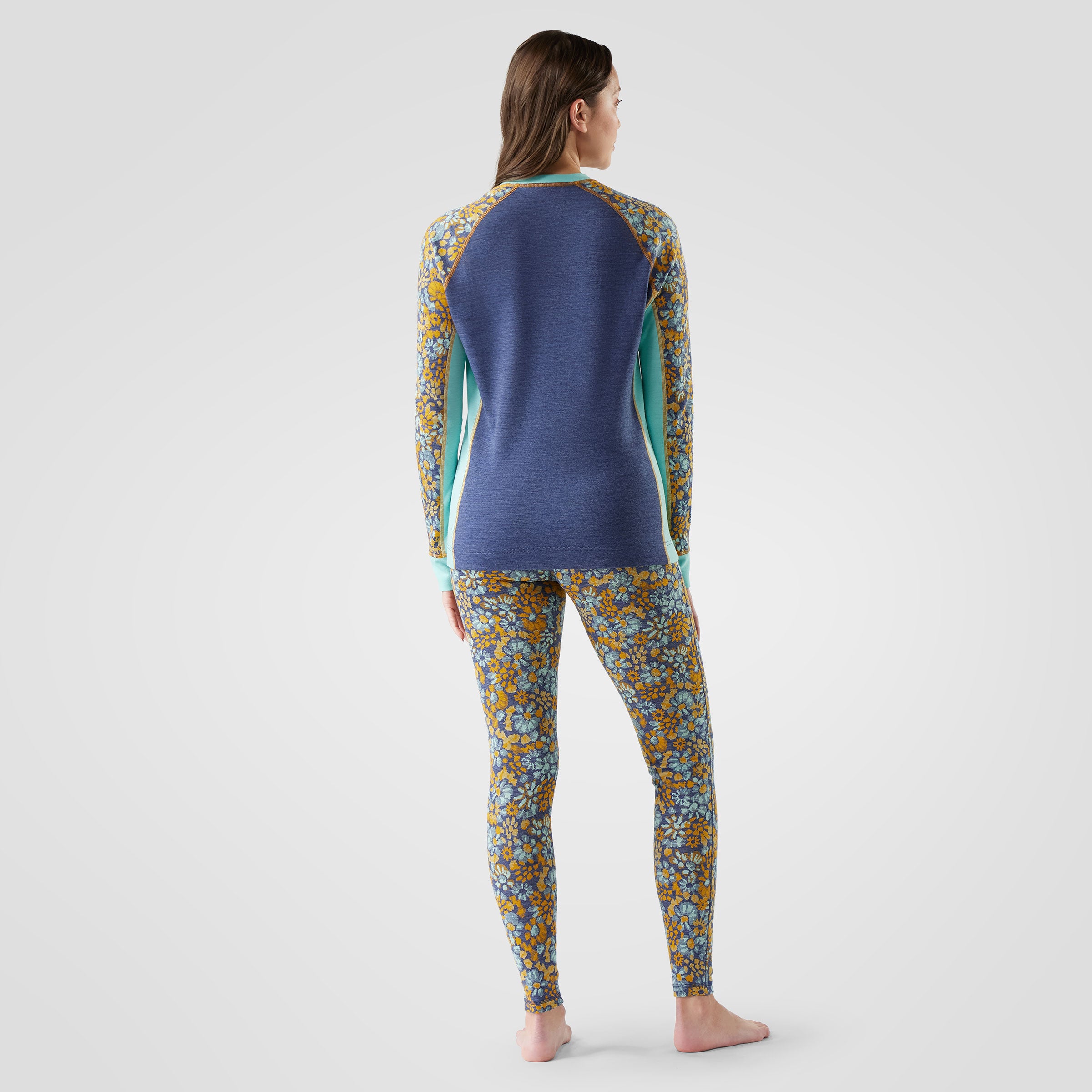 Women's Classic Thermal Merino Base Layer Colorblock Crew - Image 2