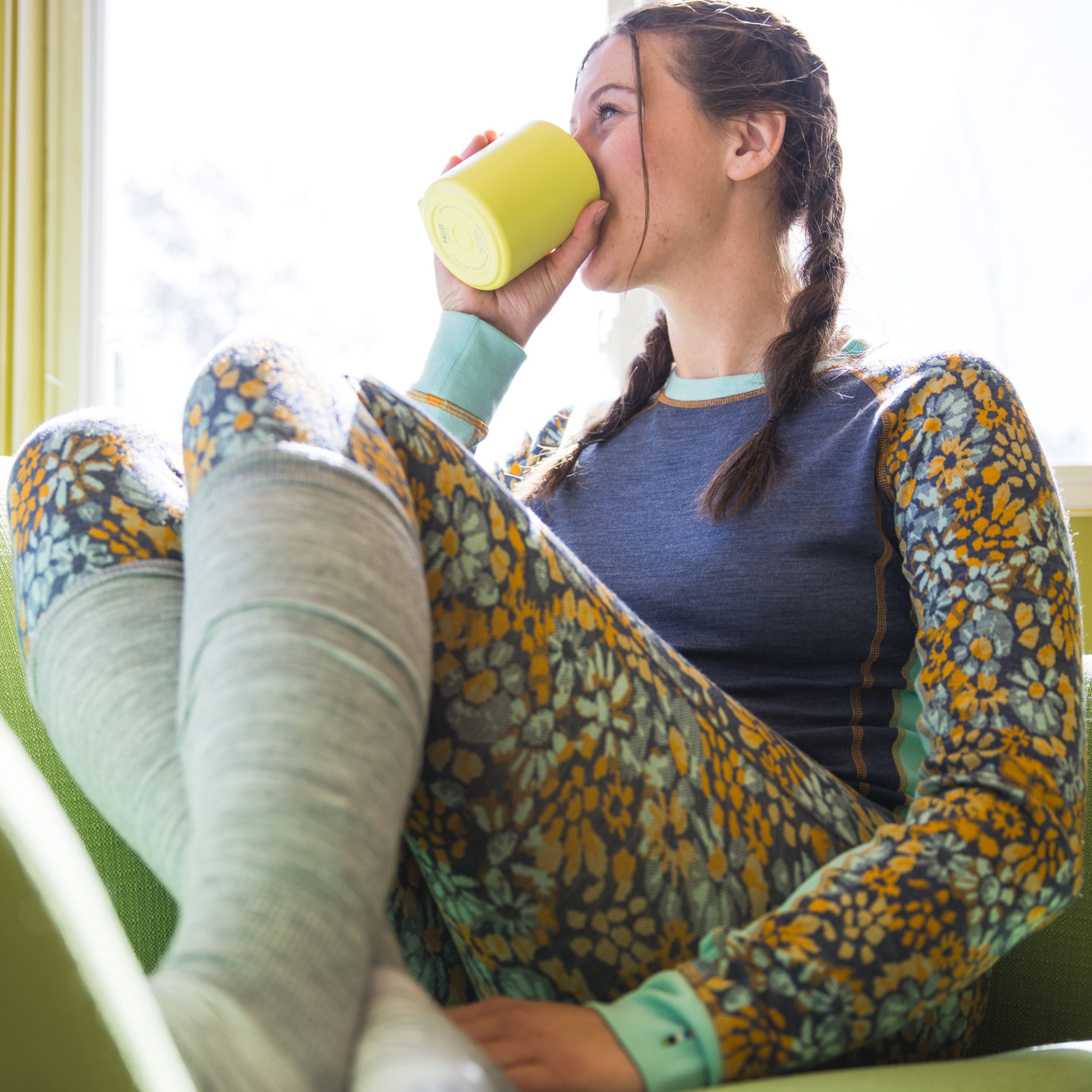 Women's Classic Thermal Merino Base Layer Colorblock Crew - Image 4