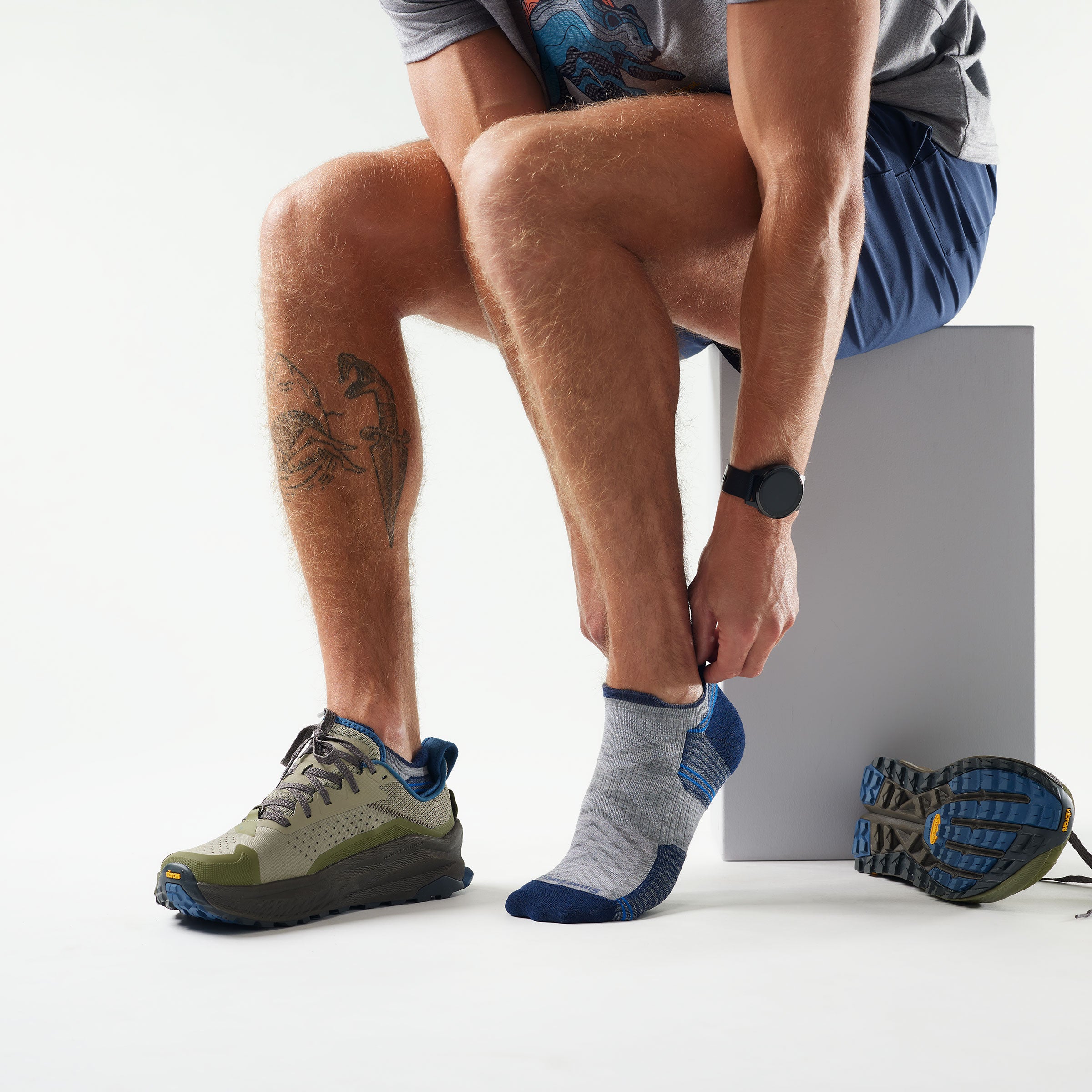Hike Low Ankle Socks - Image 2